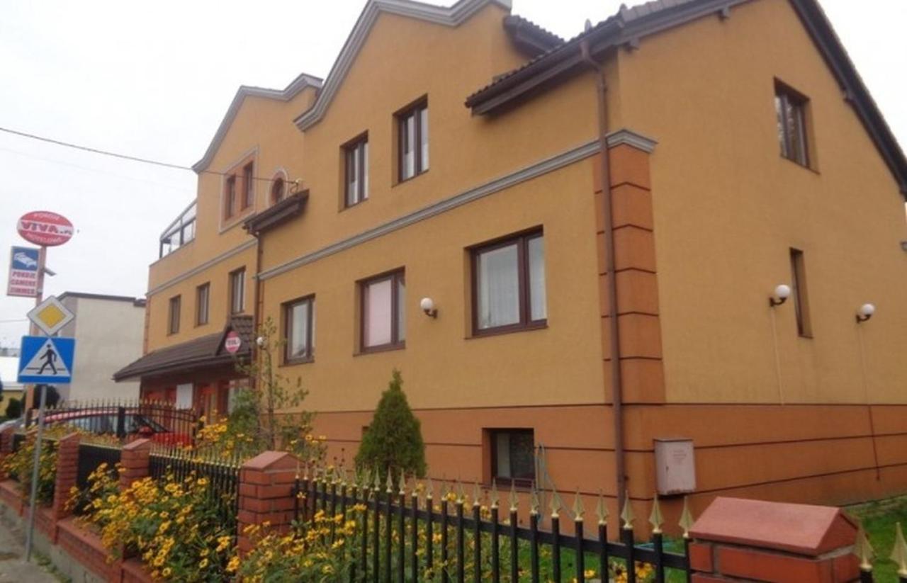 Noclegi Viva Mszczonów エクステリア 写真